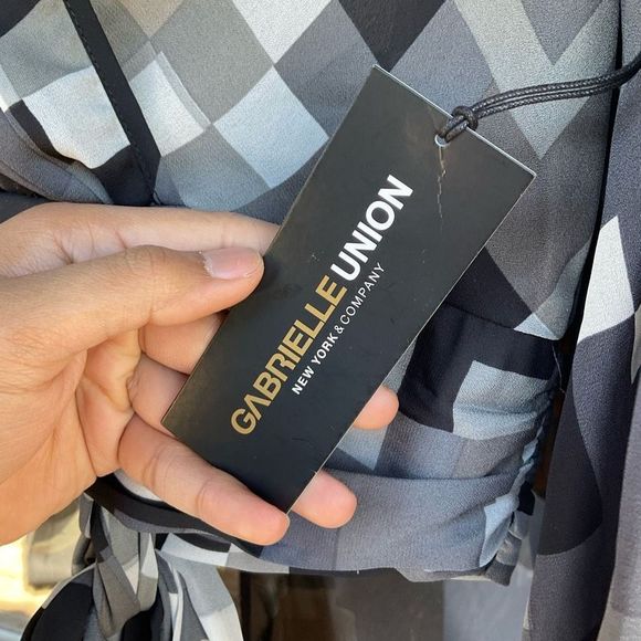 New York & Company Gabrielle Union Abstract Tie Blouse Size Large - Picture 3 of 8